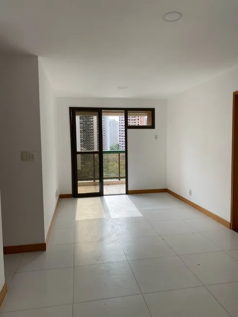 Foto 1 de Apartamento com 2 Quartos para alugar, 65m² em Barra da Tijuca, Rio de Janeiro