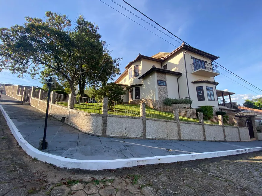 Foto 1 de Casa de Condomínio com 6 Quartos à venda, 10m² em Proximo Ao Centro, São Lourenço