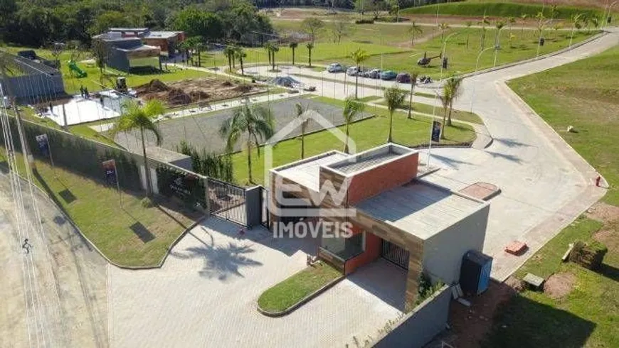 Foto 1 de Lote/Terreno à venda, 600m² em Centro, Camboriú