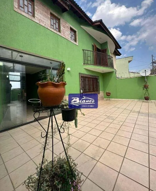 Foto 1 de Sobrado com 3 Quartos à venda, 190m² em Jardim São Ricardo, Guarulhos