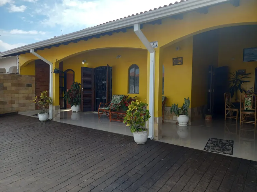Foto 1 de Casa com 3 Quartos à venda, 130m² em Imperador, Praia Grande