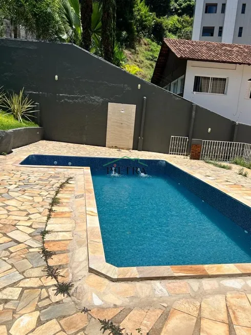 Foto 1 de Casa com 4 Quartos à venda, 320m² em Santa Lúcia, Belo Horizonte