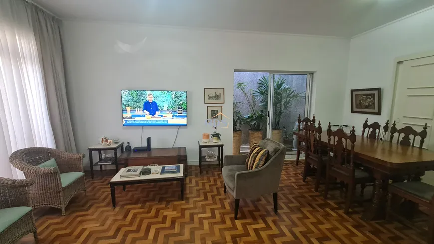 Foto 1 de Casa com 3 Quartos para alugar, 250m² em Água Branca, São Paulo