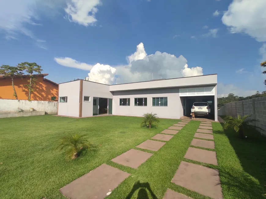 Foto 1 de Fazenda/Sítio com 3 Quartos à venda, 160m² em Curral, Ibiúna