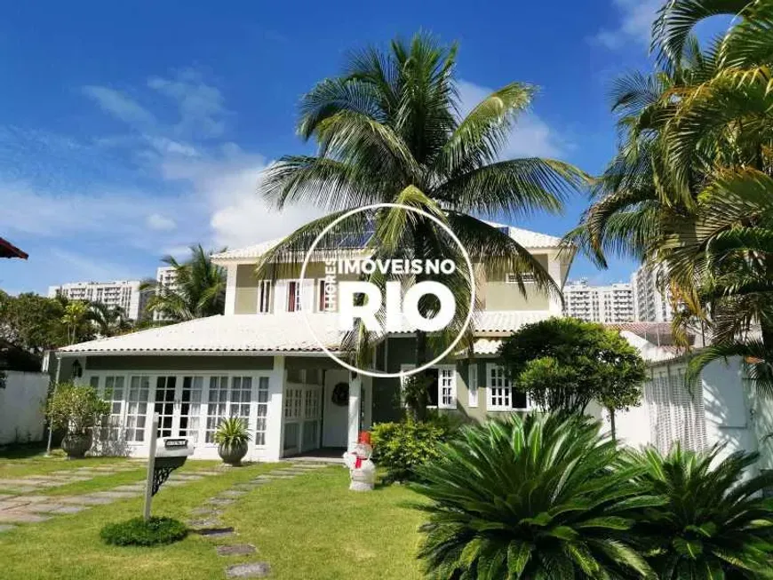 Foto 1 de Casa de Condomínio com 6 Quartos à venda, 405m² em Barra da Tijuca, Rio de Janeiro