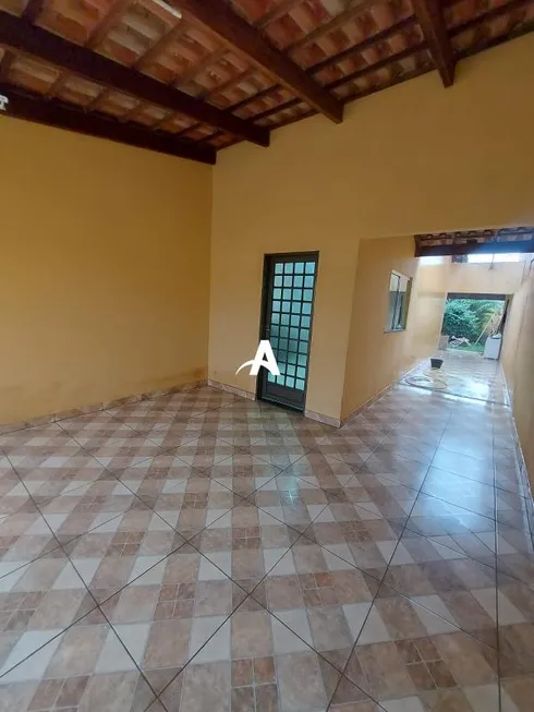 Foto 1 de Casa com 3 Quartos à venda, 143m² em Jardim Europa, Uberlândia