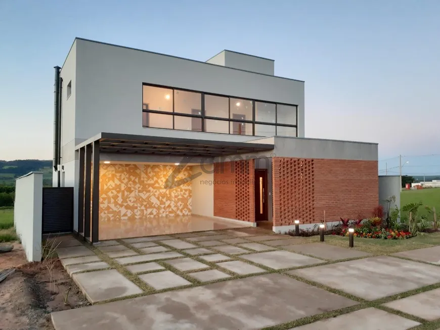 Foto 1 de Casa de Condomínio com 4 Quartos à venda, 240m² em Centro, Analândia