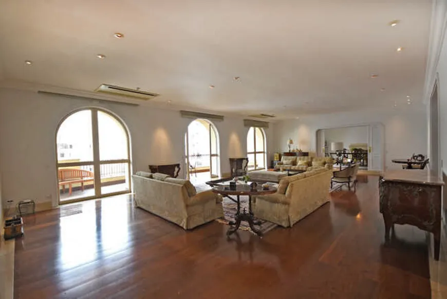 Foto 1 de Apartamento com 4 Quartos para alugar, 587m² em Jardim Paulista, São Paulo