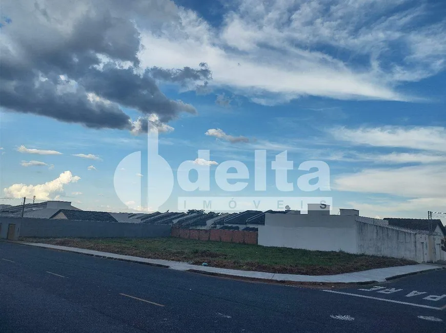 Foto 1 de Lote/Terreno à venda, 1007m² em Jardim Europa, Uberlândia