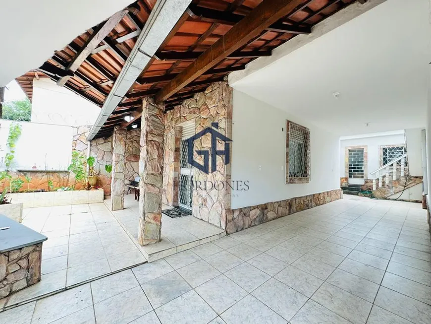 Foto 1 de Casa com 3 Quartos à venda, 198m² em Santa Mônica, Belo Horizonte