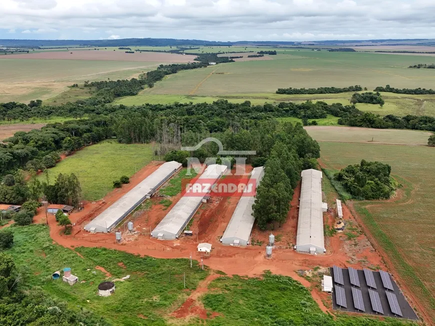 Foto 1 de Fazenda/Sítio com 7 Quartos à venda, 19m² em Zona Rural, Paraúna