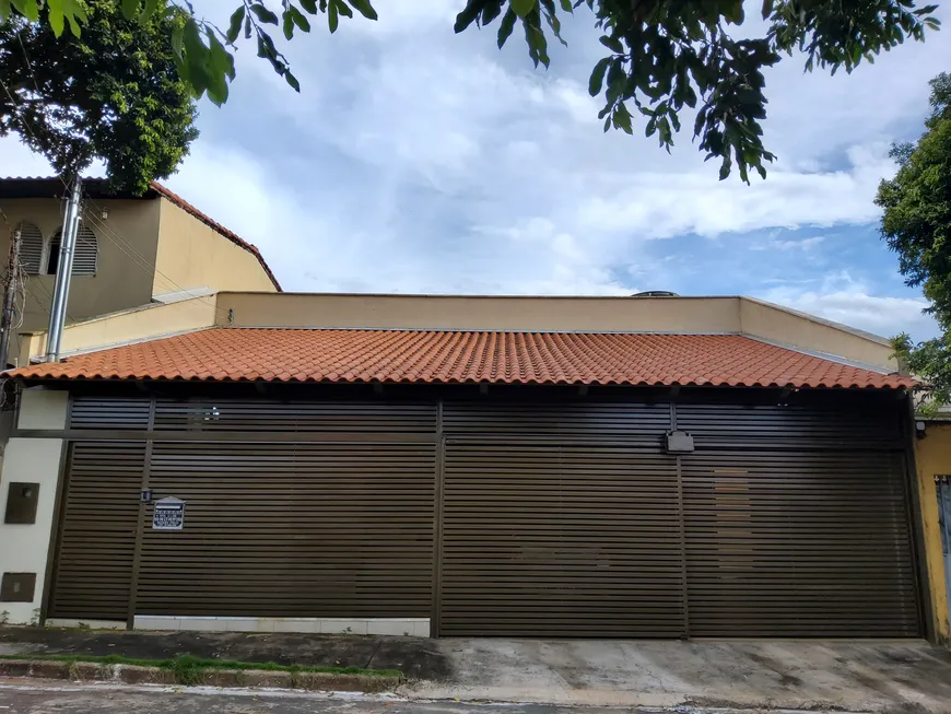 Foto 1 de Casa com 3 Quartos à venda, 196m² em Feliz, Goiânia