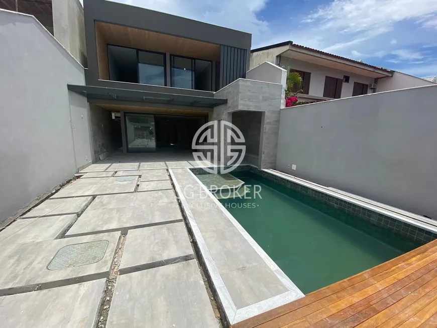 Foto 1 de Casa de Condomínio com 6 Quartos à venda, 360m² em Barra da Tijuca, Rio de Janeiro