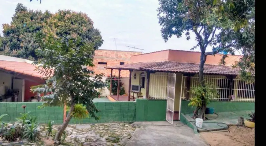 Foto 1 de Casa com 3 Quartos à venda, 180m² em São Mateus, Contagem