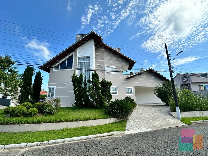 Foto 1 de Casa de Condomínio com 3 Quartos à venda, 193m² em Glória, Joinville