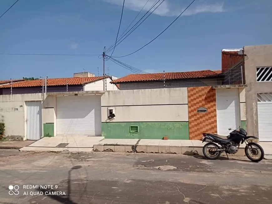 Foto 1 de Casa com 3 Quartos para alugar, 200m² em Residencial Pinheiros, São Luís