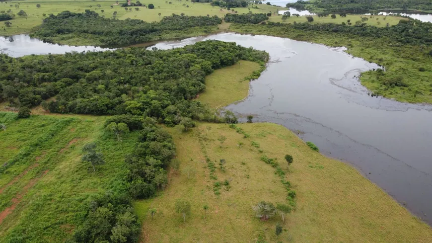 Foto 1 de Fazenda/Sítio com 3 Quartos à venda, 400000m² em Zona Rural, Uruaçu