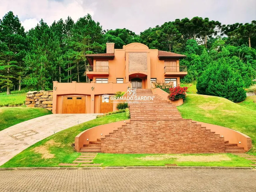 Foto 1 de Casa com 8 Quartos à venda, 1380m² em Planalto, Gramado