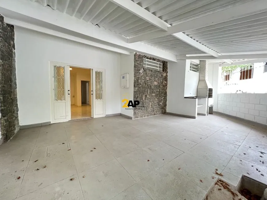 Foto 1 de Casa com 3 Quartos à venda, 131m² em Vila Cordeiro, São Paulo