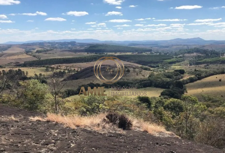 Foto 1 de Sobrado com 3 Quartos à venda, 380m² em , Andrelândia