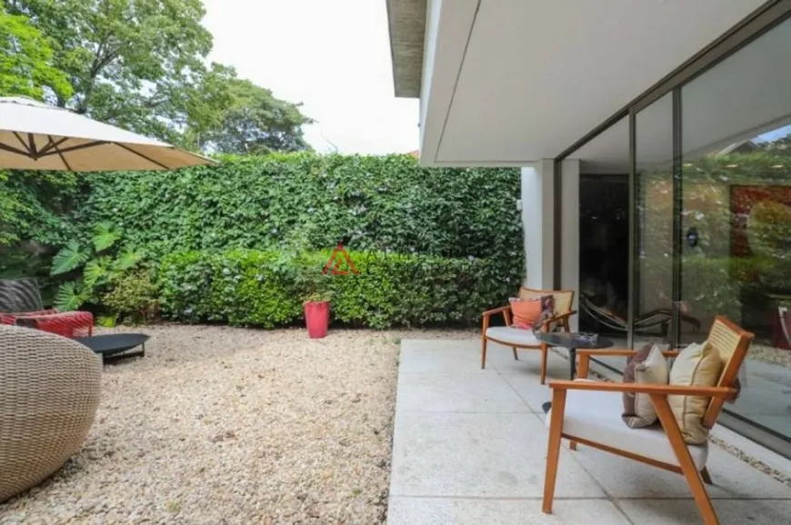 Foto 1 de Casa com 3 Quartos à venda, 600m² em Jardim América, São Paulo