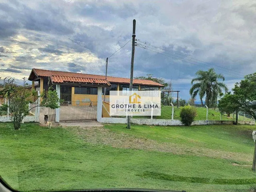 Foto 1 de Fazenda/Sítio com 3 Quartos à venda, 250m² em Bom Jesus, Jacareí