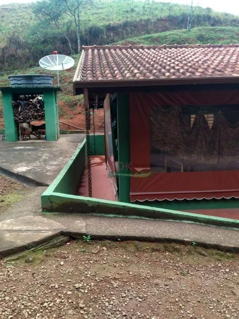 Foto 1 de Fazenda/Sítio com 2 Quartos à venda, 70m² em Zona Rural, Monteiro Lobato