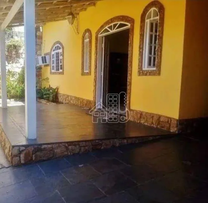 Foto 1 de Casa com 3 Quartos à venda, 300m² em Mutuá, São Gonçalo