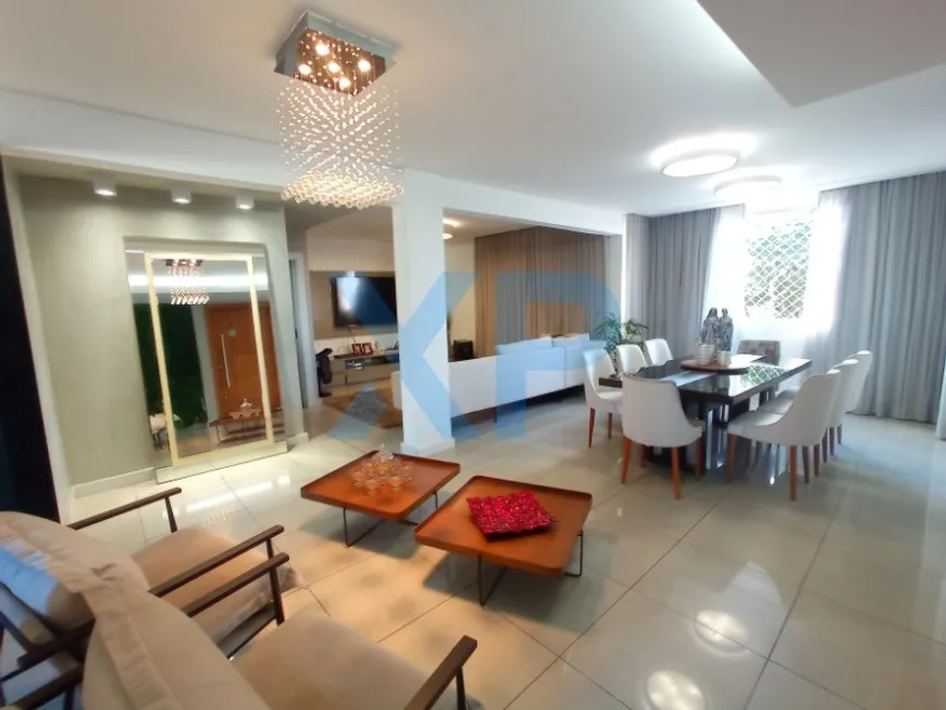Foto 1 de Apartamento com 4 Quartos à venda, 217m² em São José, Divinópolis