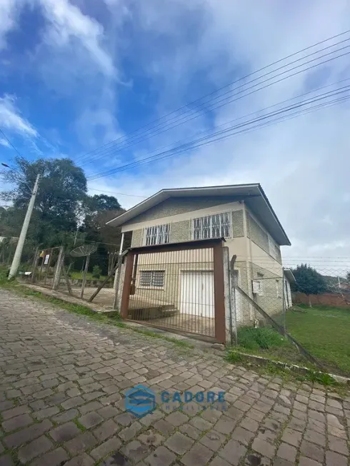 Foto 1 de Casa com 3 Quartos para alugar, 150m² em Parada Cristal, Caxias do Sul