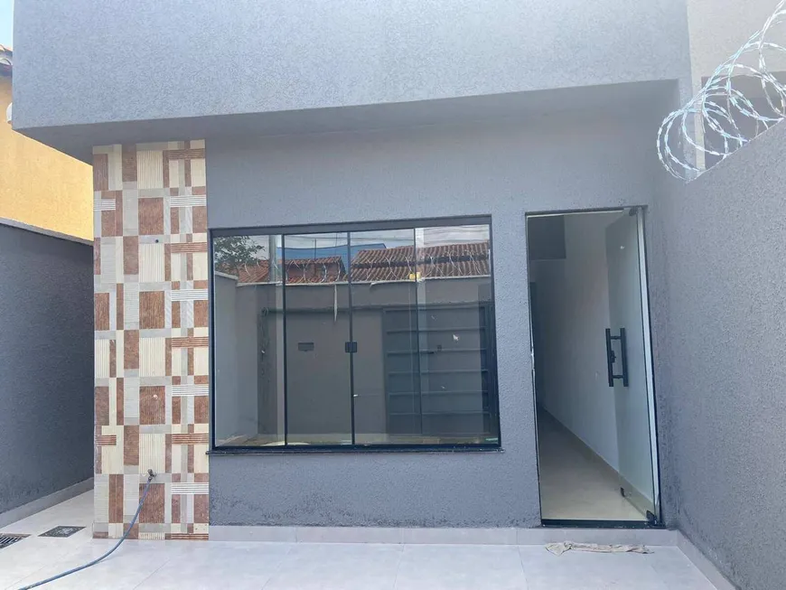Foto 1 de Casa com 2 Quartos à venda, 66m² em Residencial Fidélis, Goiânia