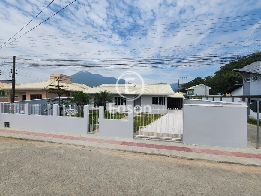 Foto 1 de Casa com 4 Quartos à venda, 189m² em Guarda do Cubatão, Palhoça
