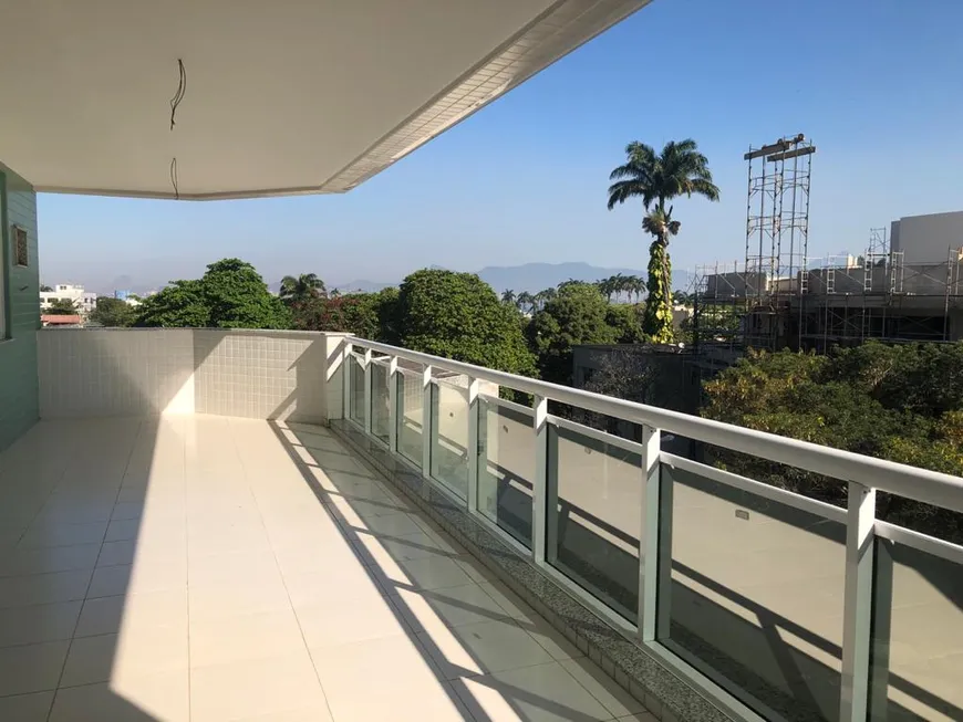 Foto 1 de Apartamento com 4 Quartos à venda, 180m² em Jardim Guanabara, Rio de Janeiro