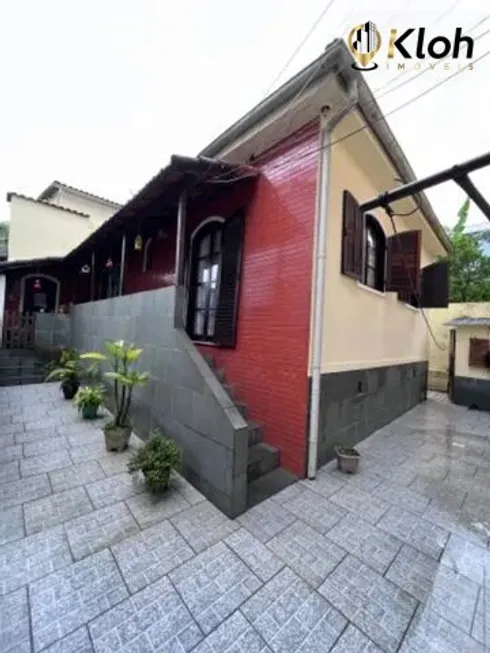 Foto 1 de Casa com 4 Quartos à venda, 140m² em Chácara Flora, Petrópolis