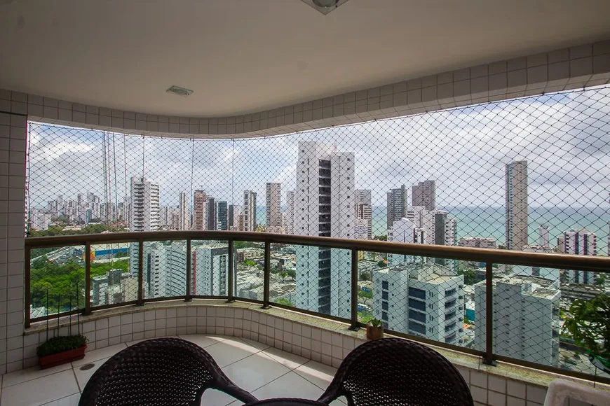 Foto 1 de Apartamento com 4 Quartos à venda, 173m² em Boa Viagem, Recife