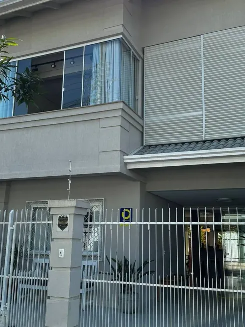 Foto 1 de Casa com 3 Quartos à venda, 402m² em Praia dos Amores, Balneário Camboriú