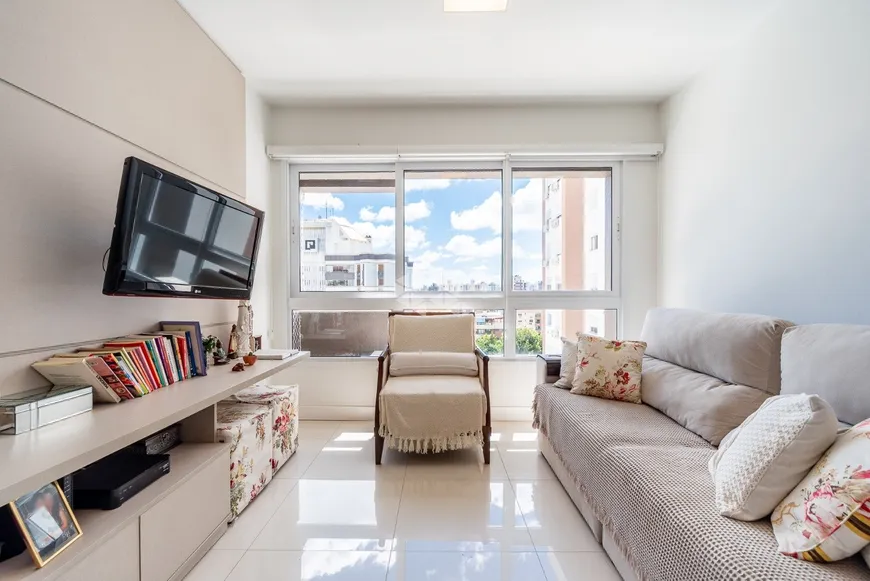 Foto 1 de Apartamento com 3 Quartos à venda, 74m² em Boa Vista, Porto Alegre