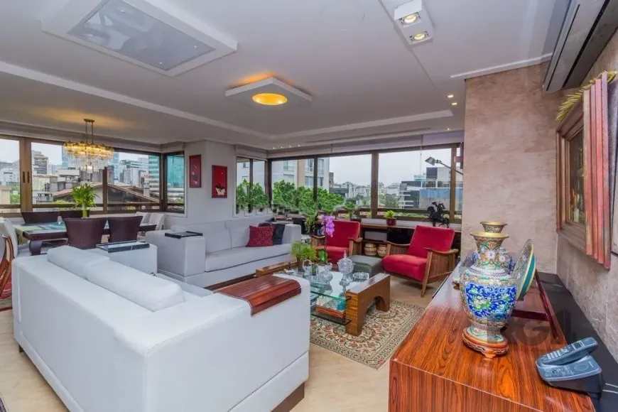 Foto 1 de Apartamento com 3 Quartos à venda, 214m² em Rio Branco, Porto Alegre