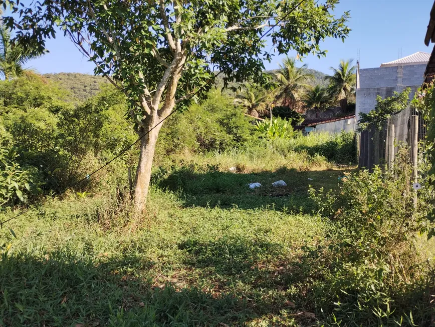 Foto 1 de Lote/Terreno à venda, 360m² em Jacaroá, Maricá