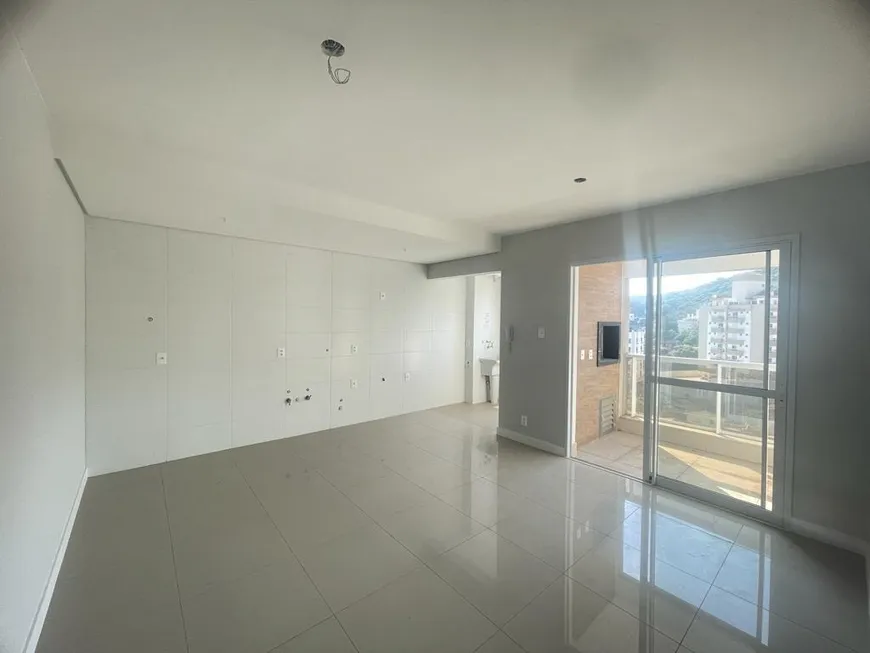 Foto 1 de Apartamento com 2 Quartos à venda, 76m² em Itacorubi, Florianópolis