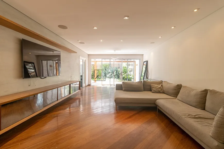 Foto 1 de Casa com 3 Quartos para alugar, 445m² em Brooklin, São Paulo