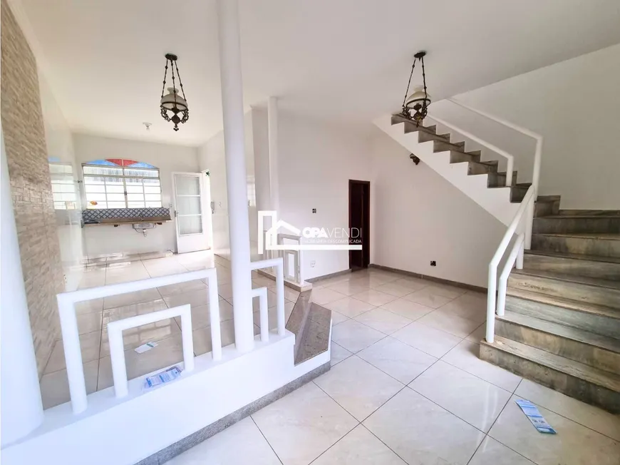 Foto 1 de Casa com 4 Quartos à venda, 90m² em Dona Clara, Belo Horizonte