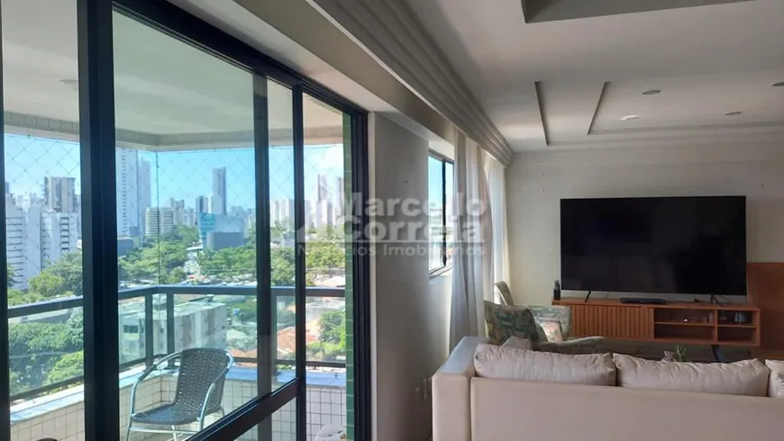 Foto 1 de Apartamento com 4 Quartos à venda, 200m² em Casa Forte, Recife