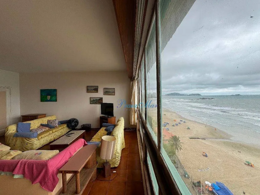 Foto 1 de Apartamento com 3 Quartos à venda, 180m² em Praia das Pitangueiras, Guarujá