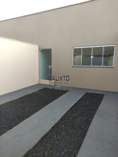 Foto 1 de Casa com 2 Quartos à venda, 64m² em Santa Rosa, Uberlândia