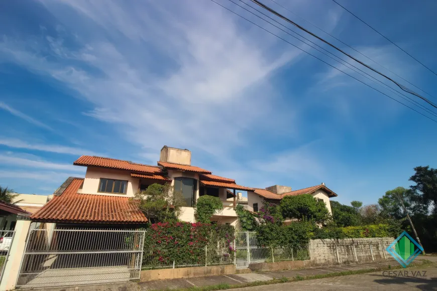 Foto 1 de Sobrado com 5 Quartos à venda, 198m² em Santa Mônica, Florianópolis