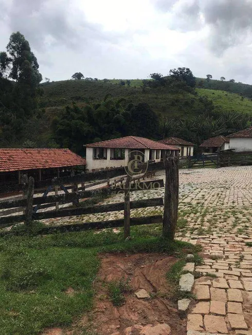 Foto 1 de Fazenda/Sítio com 3 Quartos à venda, 180m² em Zona Rural, Aiuruoca