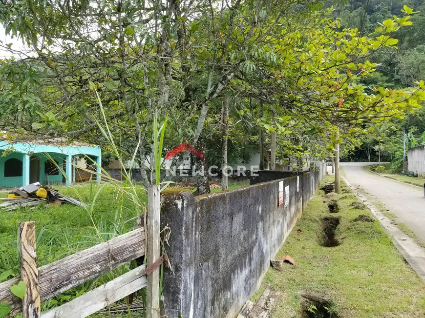 Foto 1 de Lote/Terreno à venda, 756m² em Verde Mar, Caraguatatuba