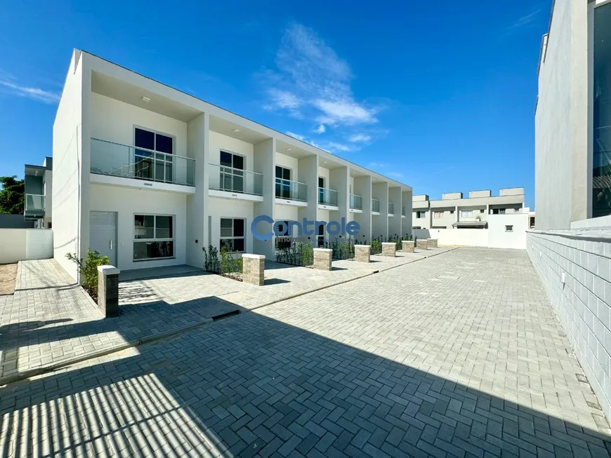 Foto 1 de Casa de Condomínio com 2 Quartos à venda, 65m² em Sertao do Maruim, São José