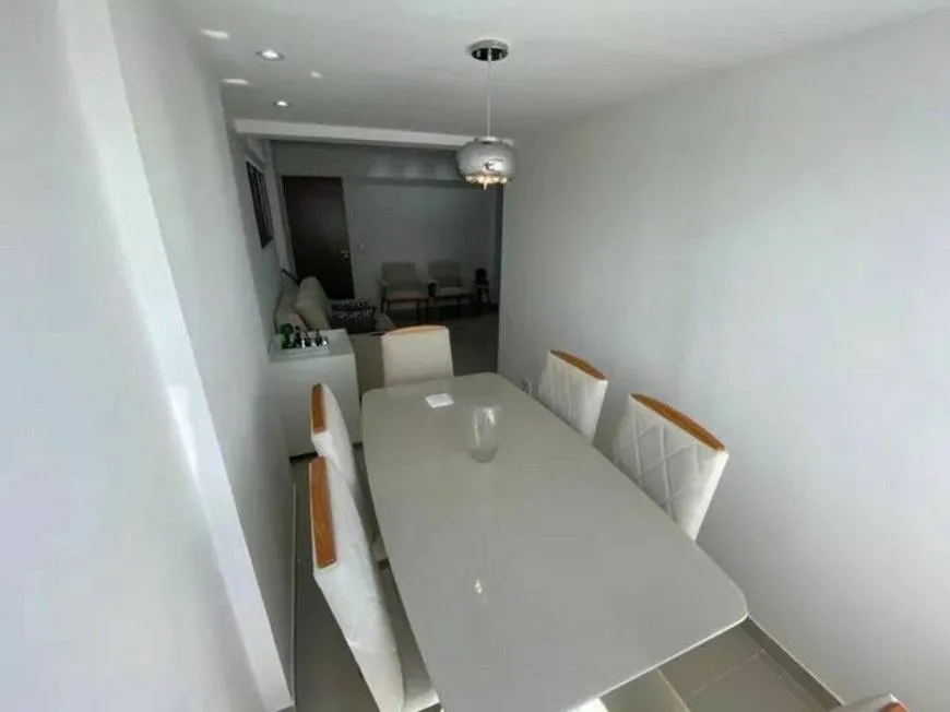 Foto 1 de Apartamento com 2 Quartos à venda, 70m² em Itapuã, Salvador